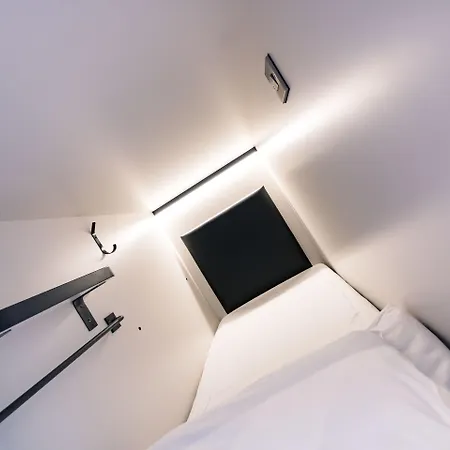 Latroupe Jacobs Hostel *