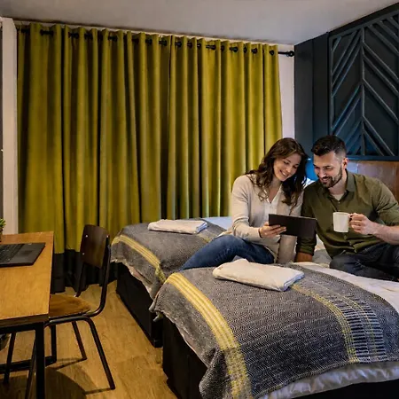 Latroupe Jacobs Hostal Dublín
