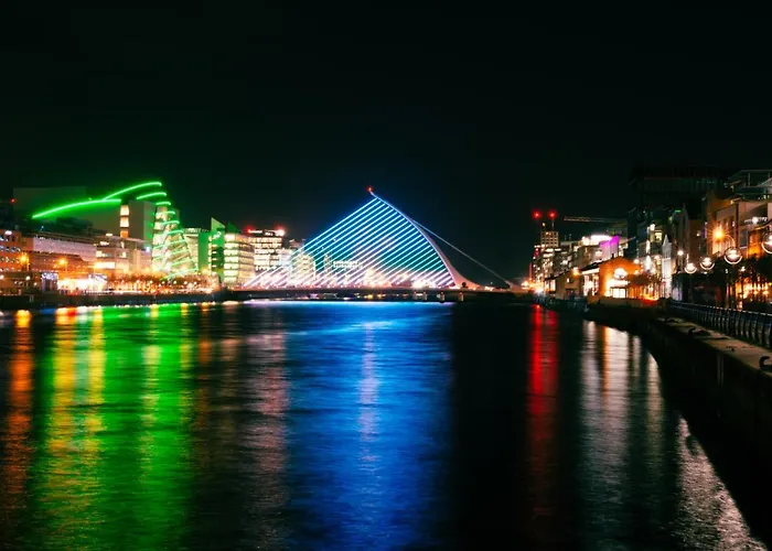 Latroupe Jacobs Хостел *