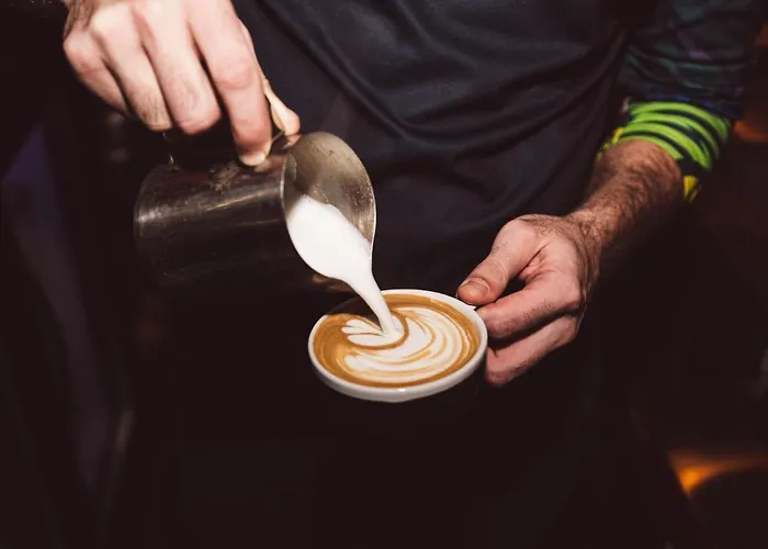 Latroupe Jacobs Хостел *